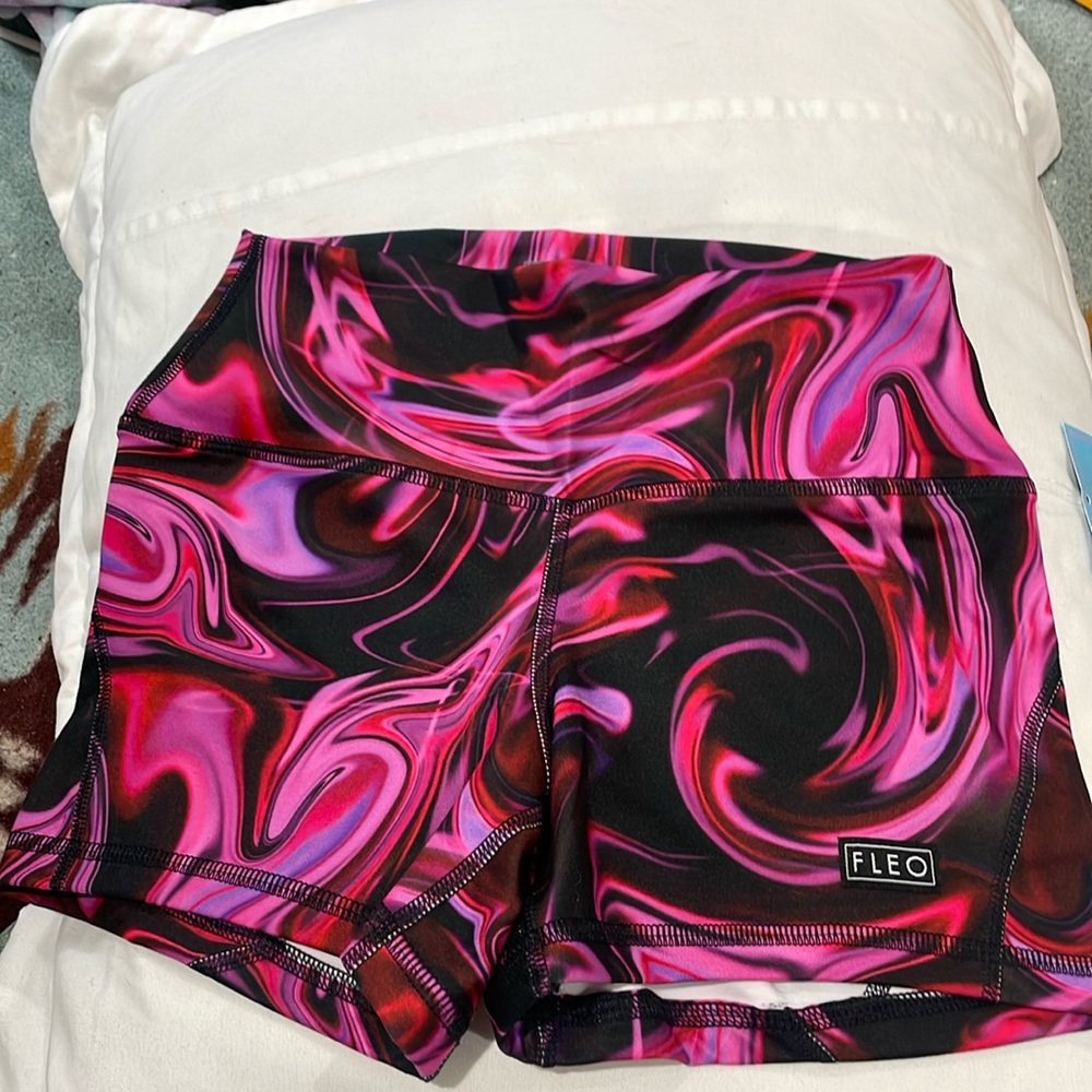 New fleo shorts